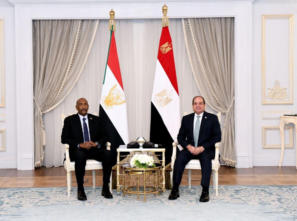 الرئيس عبدالفتاح السيسي، والفريق أول ركن عبد الفتاح البرهان، رئيس مجلس السيادة السوداني