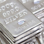 تراجع أسعار الفضة في مصر والعالم بفعل جني الأرباح وصعود الدولار
