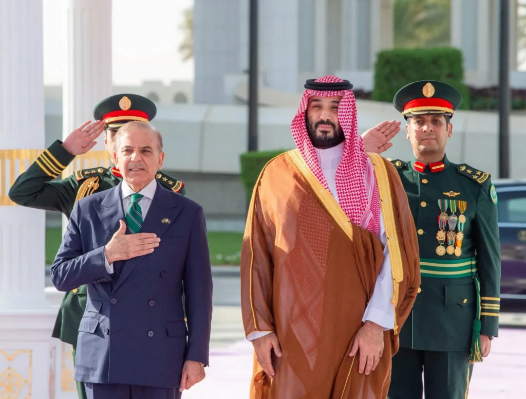 باكستان تفتح برنامجها النووي للسعودية