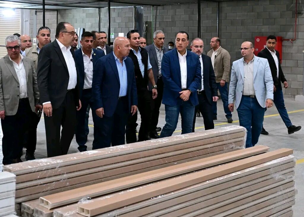 رئيس الوزراء يفتتح مصنع “بونالو” للصناعات البلاستيكية والخشبية بالسخنة لتعزيز التحول الصناعي الأخضر
