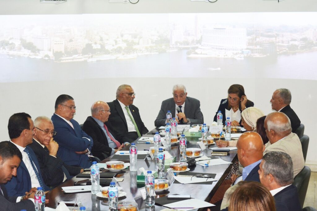 اللجنة القومية لتطوير القاهرة التراثية تبحث آليات التمويل وخطة الحفاظ على الطابع التاريخي للعاصمة