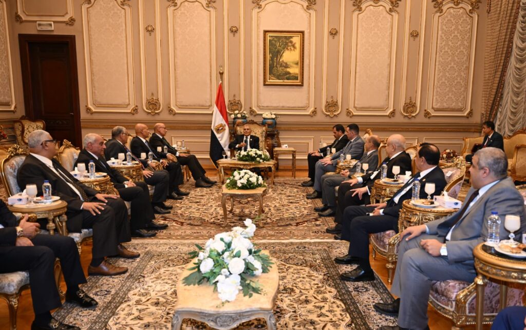 رئيس مجلس الشيوخ يستقبل وفدًا من مجلس القضاء الأعلى برئاسة المستشار عاصم الغايش