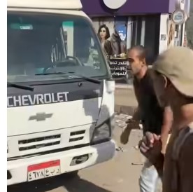الأمن يفحص فيديو اعتداء شاب على سائق مسن بالجيزة بسبب أولوية المرور اعتداء شاب على سائق مسن بالجيزة