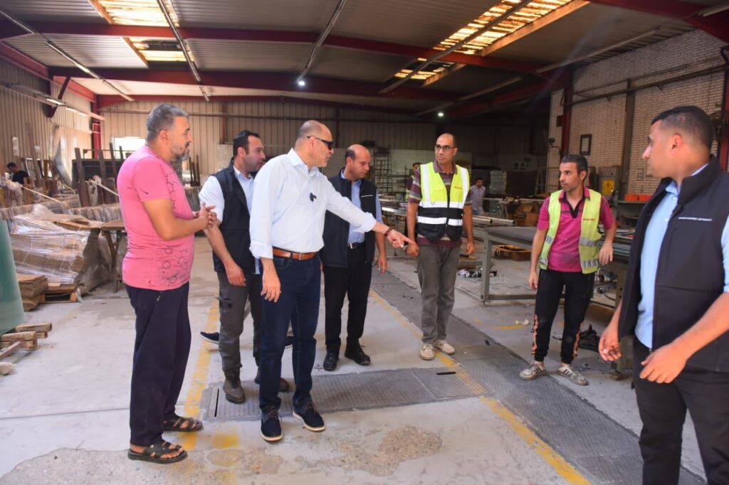 تحرير 138 محضرًا ضد منشآت مخالفة وتوجيه إنذارات لـ99 أخرى في حملة لوزارة العمل حملة وزارة العمل