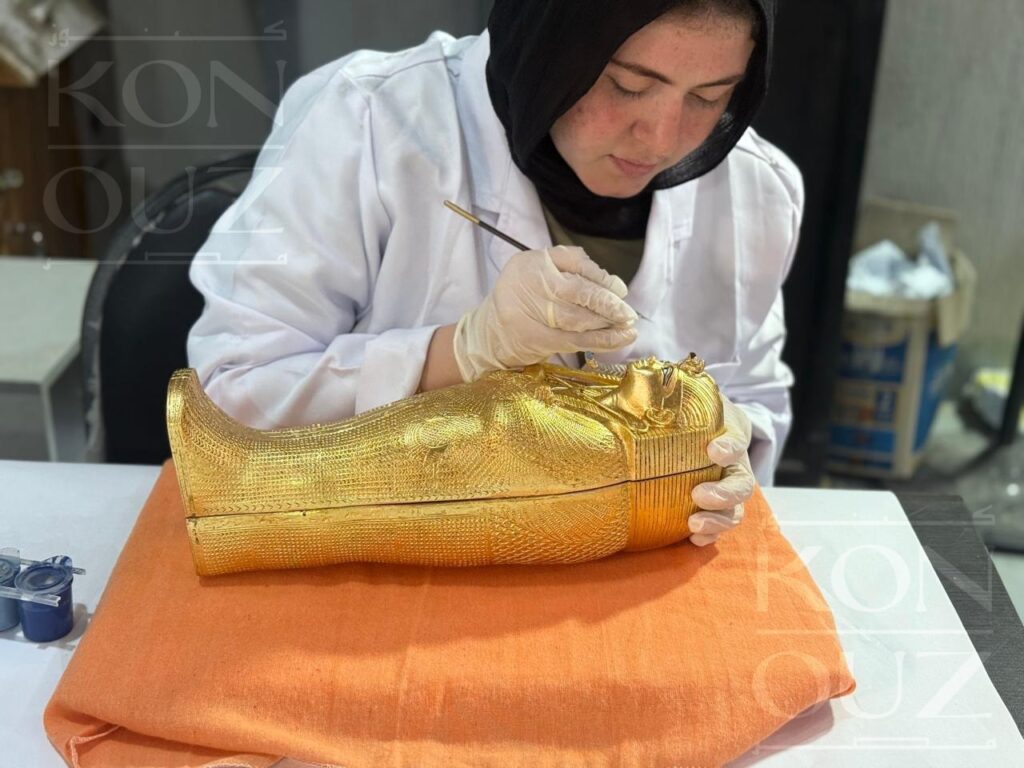 قطعة فنية خالدة.. تفاصيل دعوة افتتاح المتحف المصري الكبير المستوحاة من إرث الفراعنة دعوة افتتاح المتحف المصري الكبير