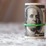 أعلى سعر شراء للدولار مقابل الجنيه المصري في نهاية تعاملات الأسبوع