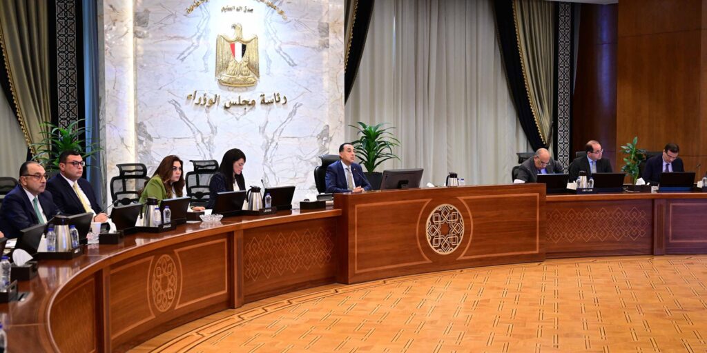 مدبولي: وثيقة ملكية الدولة خطوة محورية لتعزيز دور القطاع الخاص في الاقتصاد الوطني جانب من الإجتماع