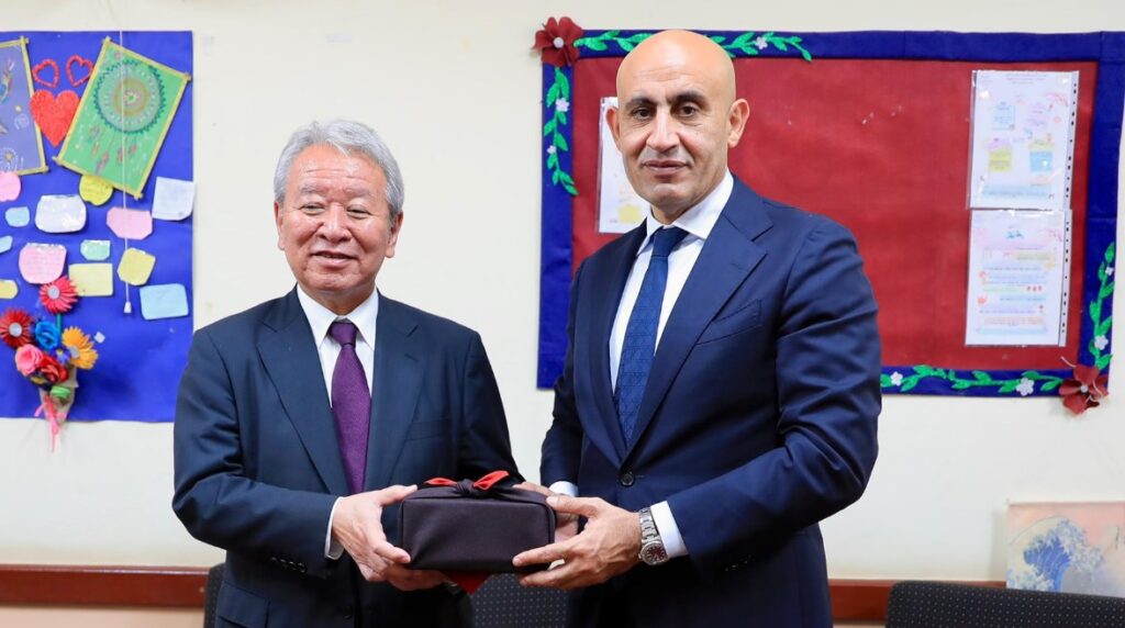 وزير التعليم: التعاون المصري الياباني أحدث نقلة نوعية في تطوير المناهج لقاء وزير التربية والتعليم، محمد عبداللطيف، مع أكيهيكو تاناكا، رئيس الوكالة اليابانية للتعاون الدولي