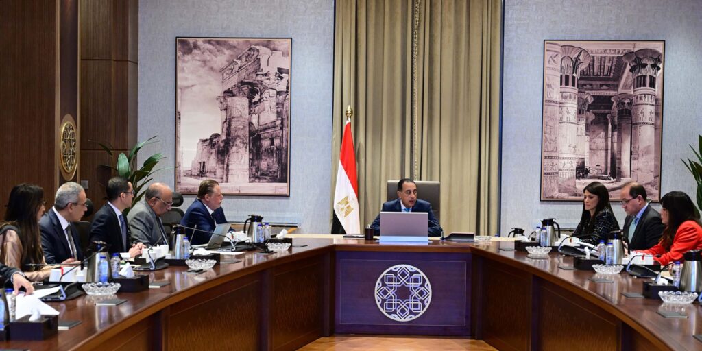 اجتماع رئيس الوزراء لمتابعة الموقف التنفيذي لمشروعات الطاقة الجديدة والمتجددة