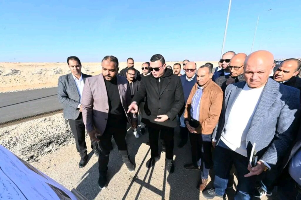 وزير الإسكان يوجّه بسرعة استكمال المرافق واللافتات وإنشاء بوابة خاصة بمدينة سفنكس