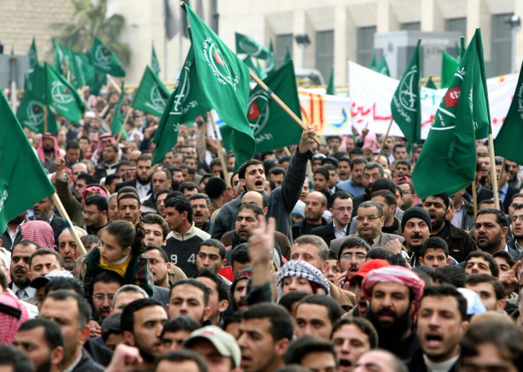 سجل العنف المسلح لجماعة الإخوان الإرهابية.. من تحريض رابعة إلى مخططات التخريب الأخيرة جماعة الإخوان الإرهابية