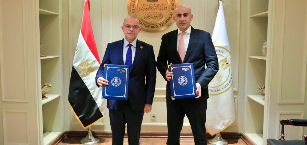 محمد عبد اللطيف، وزير التربية والتعليم والتعليم الفني، والدكتور محمد فريد، رئيس مجلس إدارة الهيئة العامة للرقابة المالية