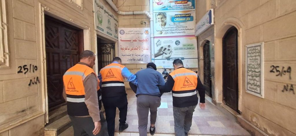 التضامن: فريق التدخل السريع ينجح في إنقاذ طفلة وخمسة مسنين بلا مأوى