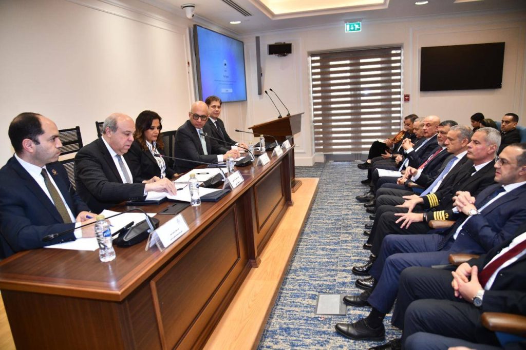 وزير الطيران: المطارات أصول سيادية “ليست للبيع” والتعاون مع القطاع الخاص للتشغيل فقط