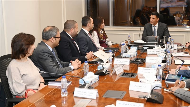 وزير الصناعة يبحث مع شركة نيسان للسيارات خطط الشركة للتوسع بالسوق المصري