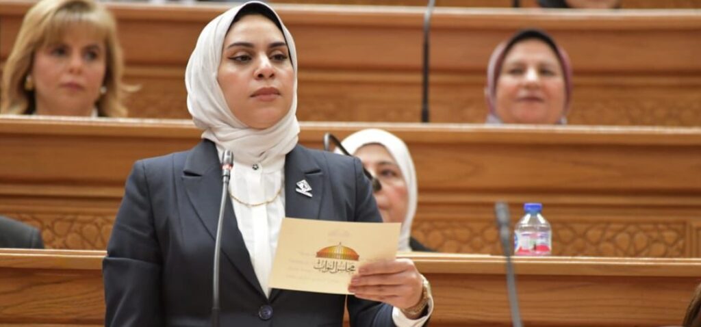 نائبة تطالب بمناقشة عامة حول التمييز ضد المصريين في حجز تذاكر قطارات السكك الحديدية