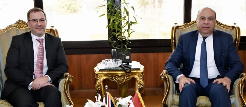 وزير الطيران: توسيع دور القطاع الخاص في إدارة وتشغيل المطارات مع الحفاظ على “سيادة الدولة”.