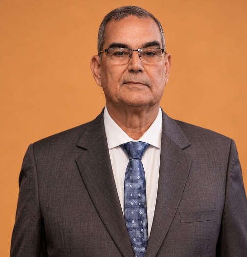 الشاعر والروائي أبو المجد البحيري